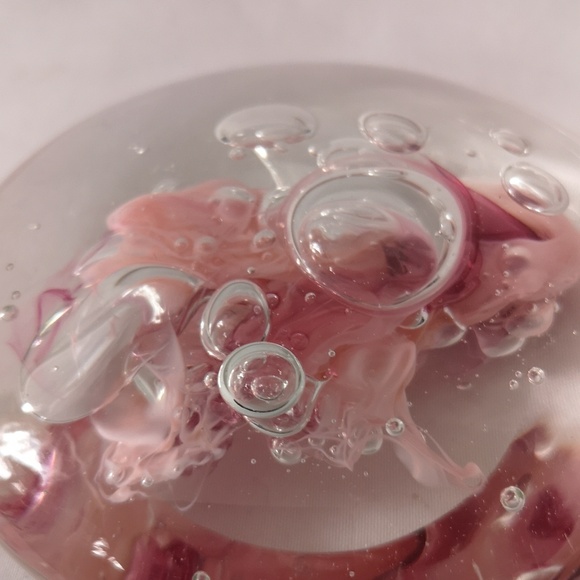 Beautiful Signed Hand-blown Large Glass Paperweight with Pink and Bubble Design - Picture 3 of 7